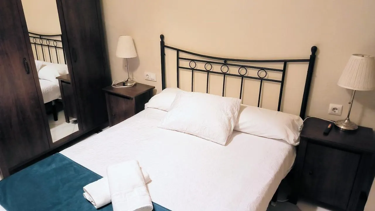 بيت ضيافة Pension Perez Montilla إشبيلية