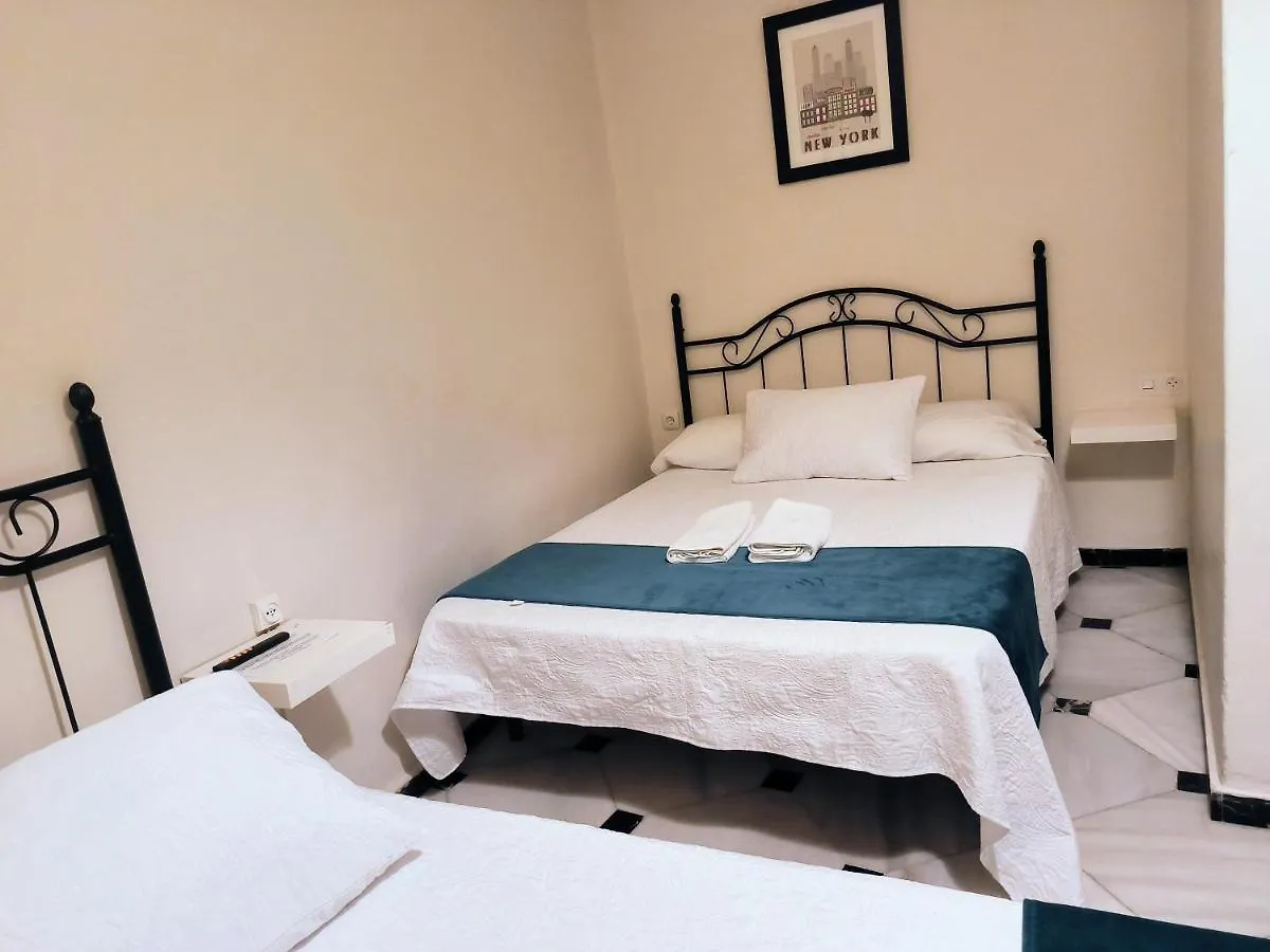 Pension Perez Montilla إشبيلية 2*,