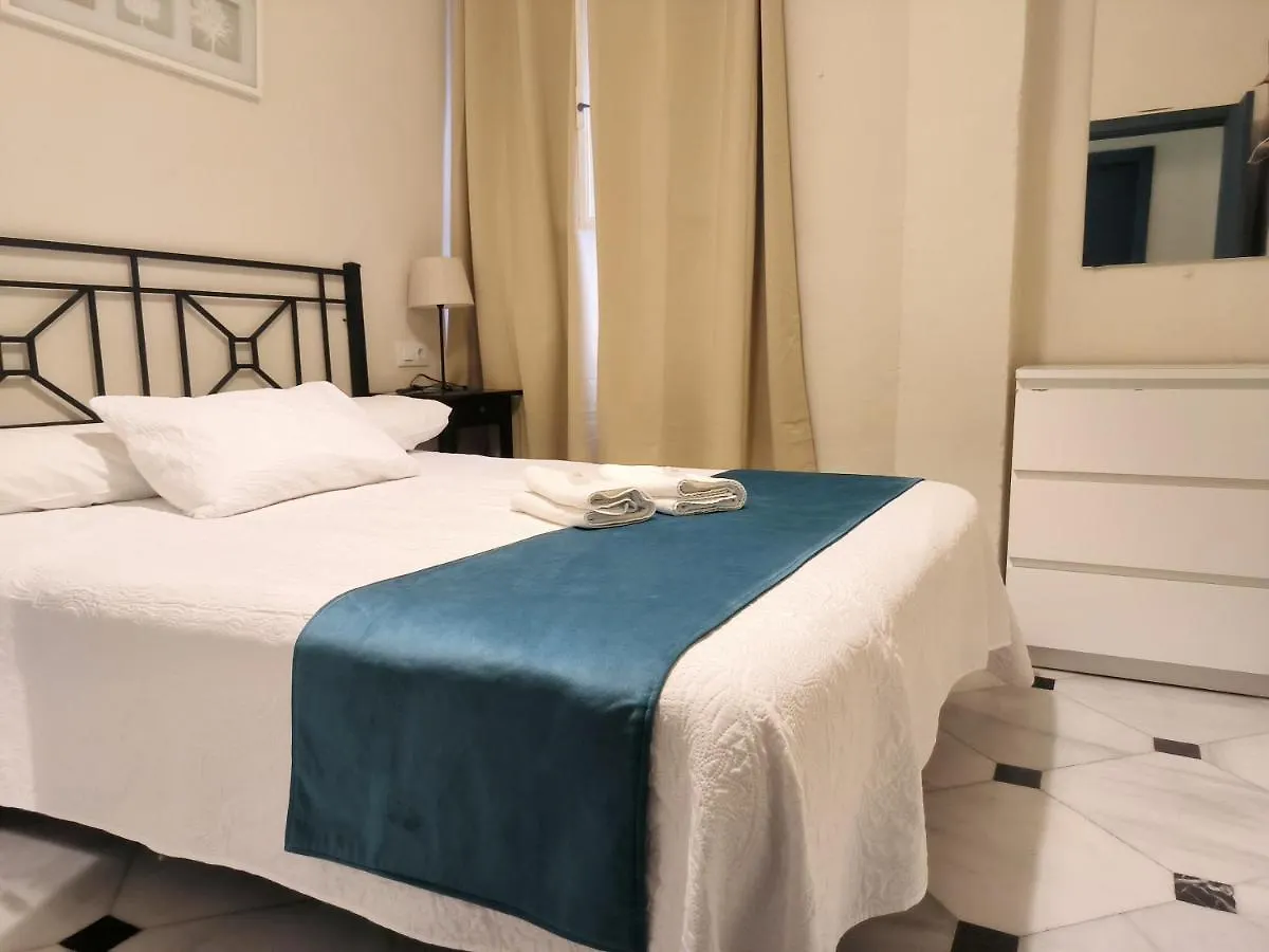بيت ضيافة Pension Perez Montilla إشبيلية