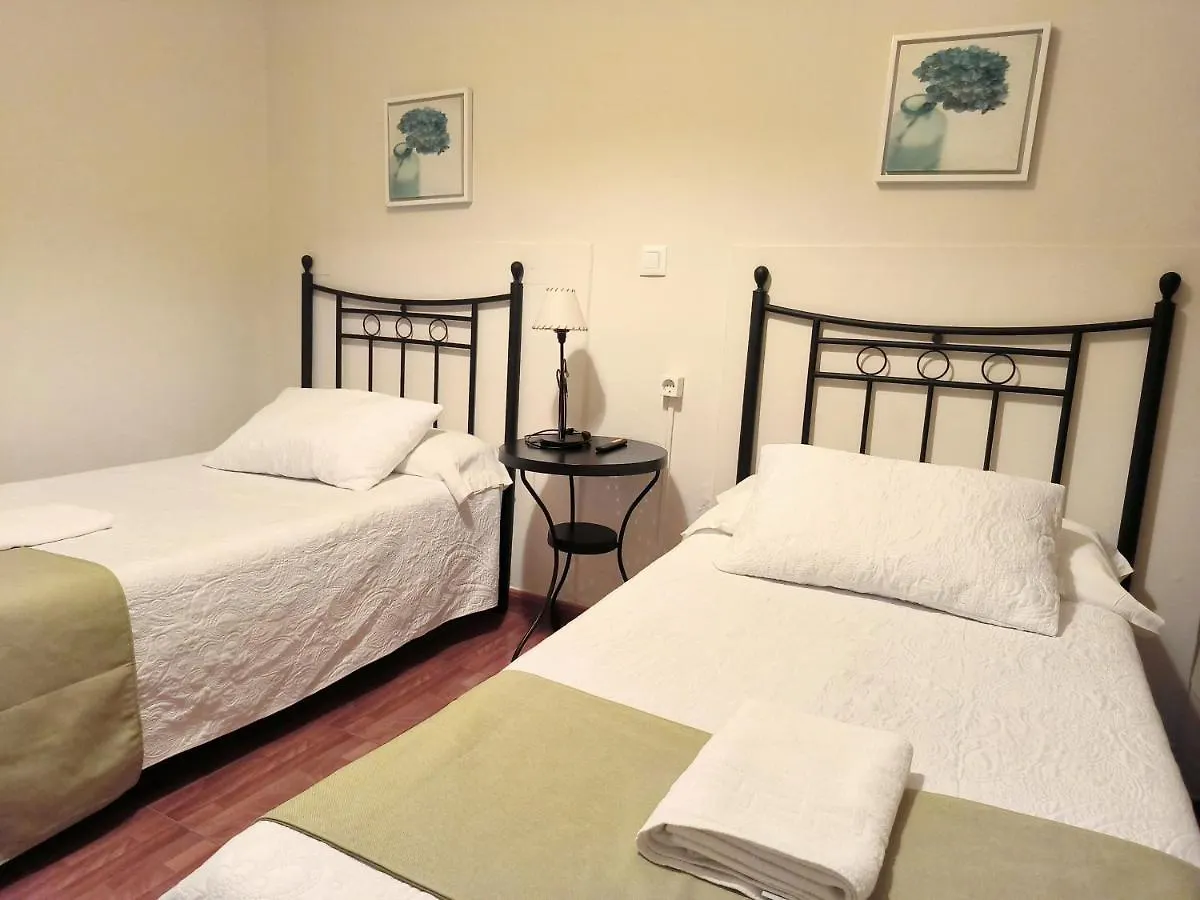 Pension Perez Montilla إشبيلية