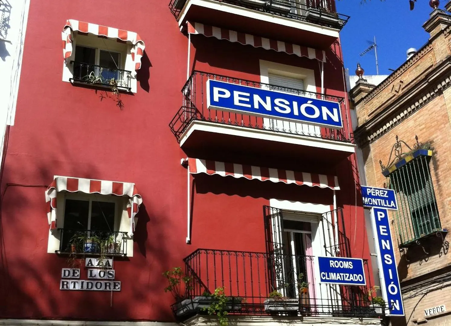 Pension Perez Montilla إشبيلية