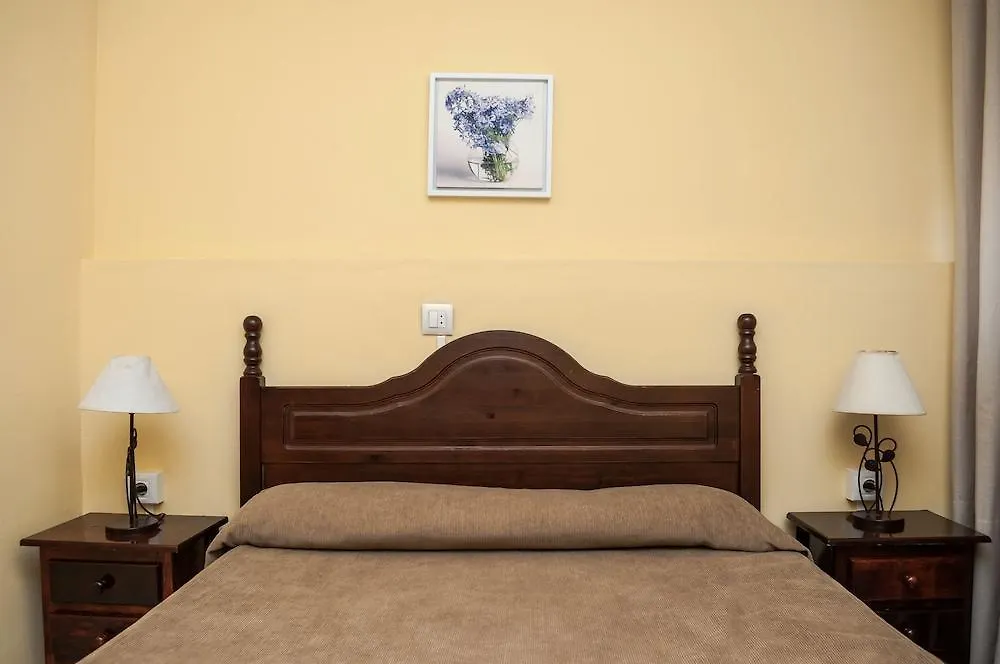 بيت ضيافة Pension Perez Montilla إشبيلية
